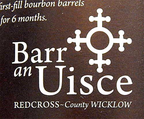 Оформление этикетки и логотип виски Barr an Uisce