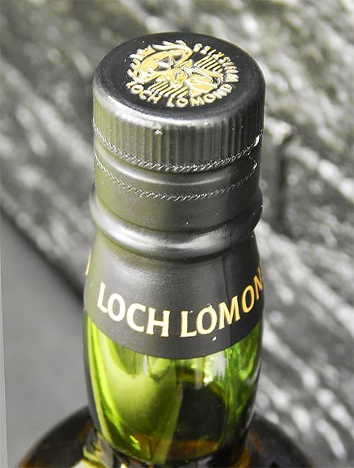 Бутылка и колпачок шотландского виски Loch Lomond 12 лет